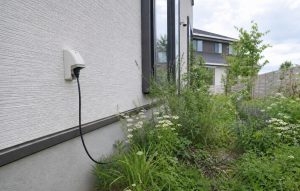 隣に住む老夫婦が「勝手に自宅のコンセントを使っている」ことが発覚！証拠画像を突きつけた結果…／警察の生活相談は年259 | ニコニコニュース