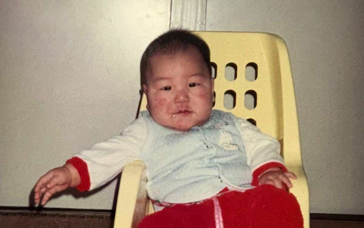 「お前、親が障害者なんやろ」児童養護施設で育ったYouTuber（32）が明かす、知的障害の両親のもとに生まれ、劣等感を感じた学生時代 | 文春オンライン