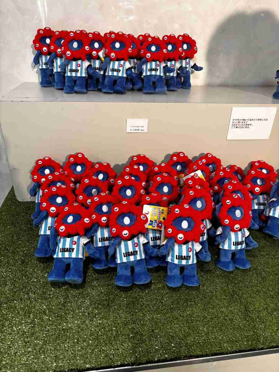 【W杯】アルゼンチン0―2から13分で3発大逆転！メッシが同点ゴール→試合後は歓喜の涙＆仲間の手で胴上げ…エジプト下し8強進出　決勝ゴールはw杯通算3000ゴールのメモリアル弾に