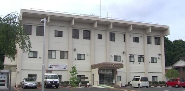 部屋の扉にネジ１本打ち込み女性を”監禁”か　８５歳の男を逮捕　一方的に恨んで嫌がらせか　京都・綾部市｜FNNプライムオンライン