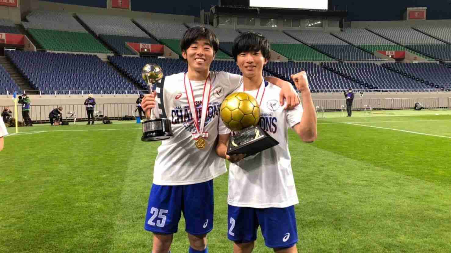 「なぜ笑う？」Cロナウドが神対応した少年が高校サッカーで優勝し、誓った恩返し（安藤隆人） - エキスパート - Yahoo!ニュース