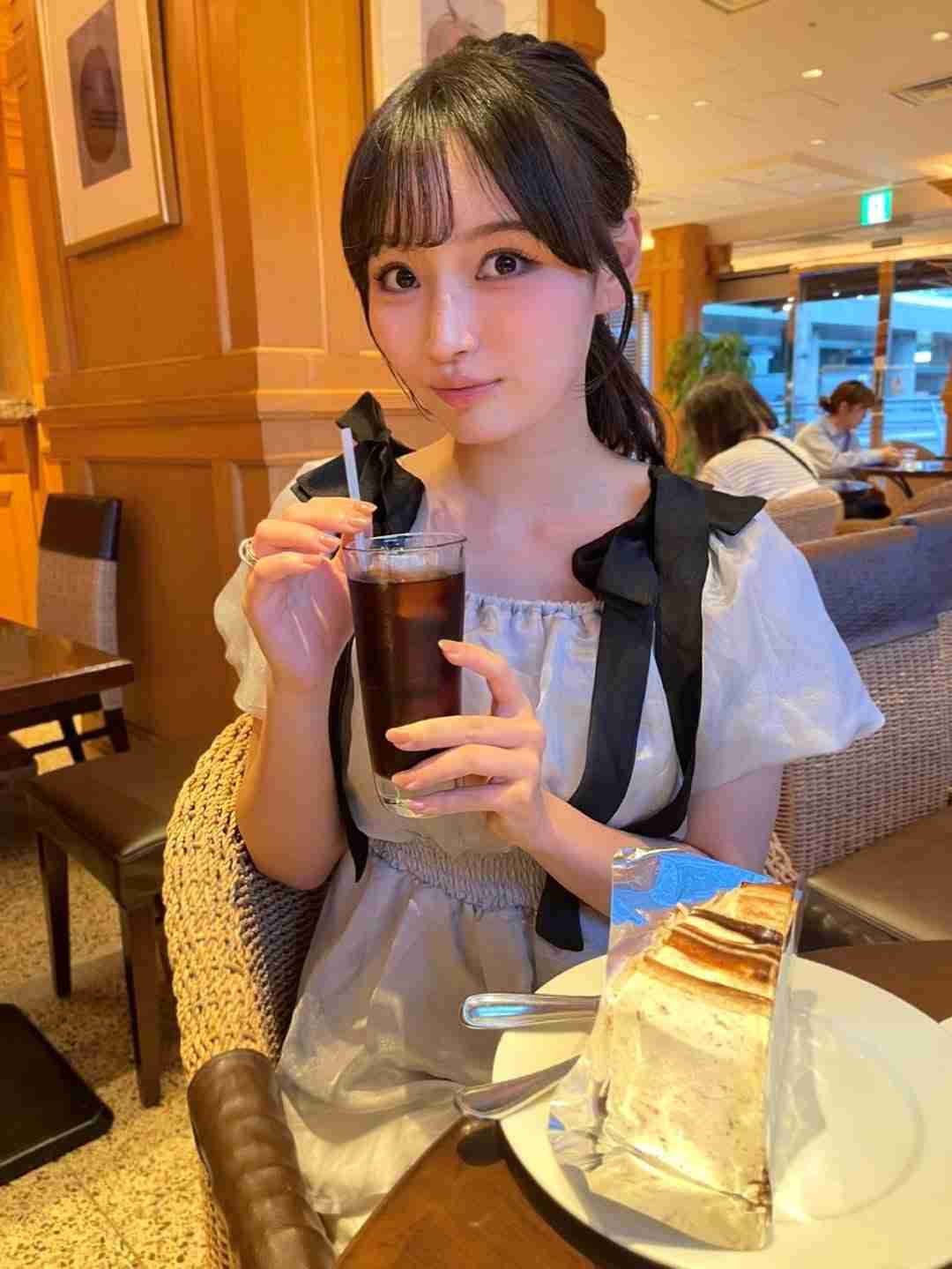 元スタバの“可愛すぎる店員”安井南、免許の証明写真公開で反響「美人」「えらい可愛い」