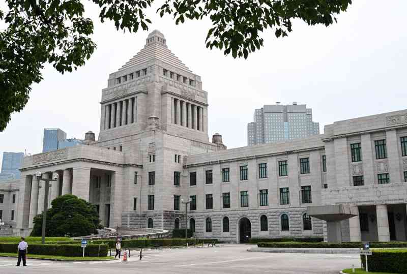 皇室典範改正案の審議、自民「中継なし」要求　委員長ポストも（毎日新聞） - Yahoo!ニュース
