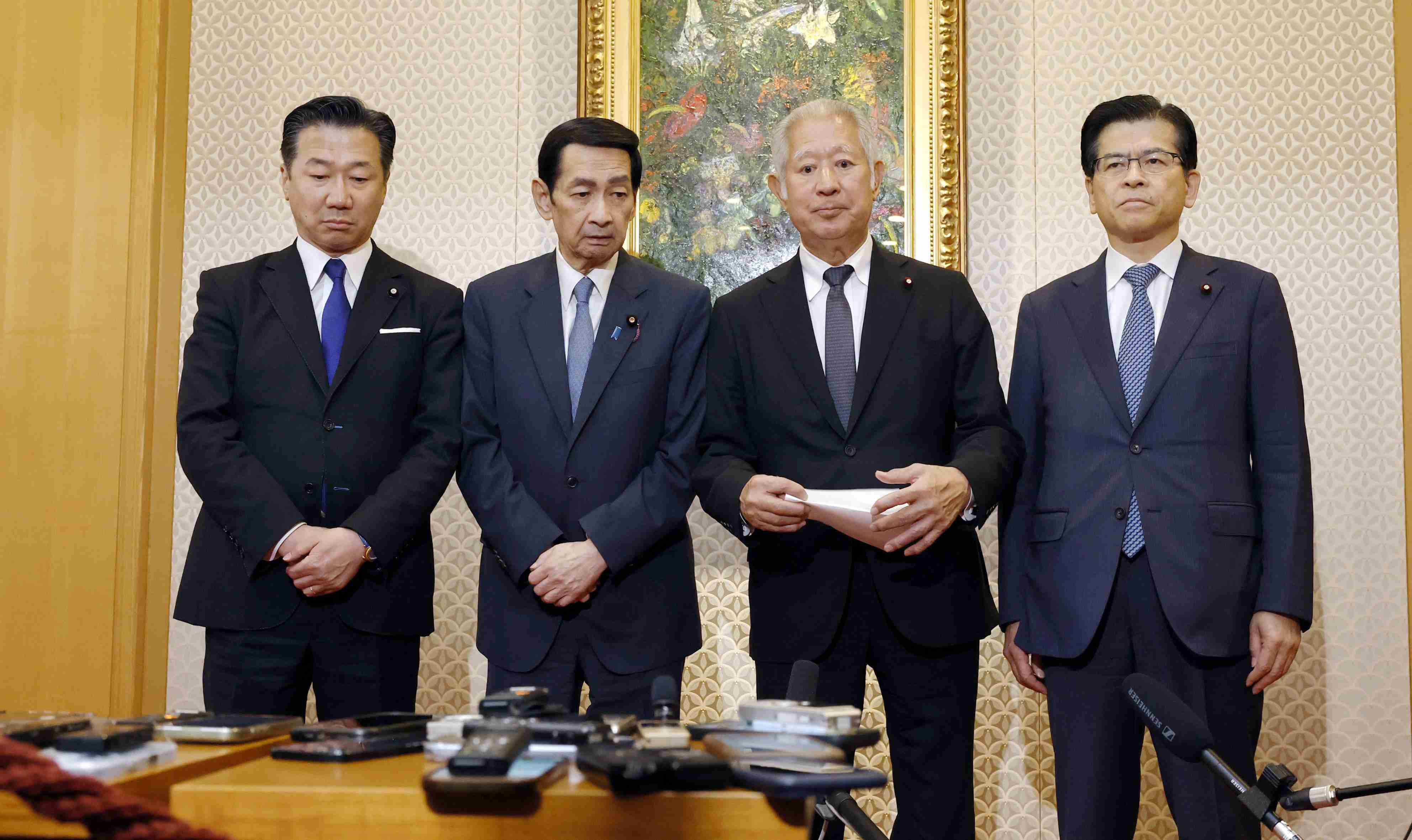 【独自】旧宮家養子見直し20～30年後　皇族数確保、変化見極め|47NEWS（よんななニュース）