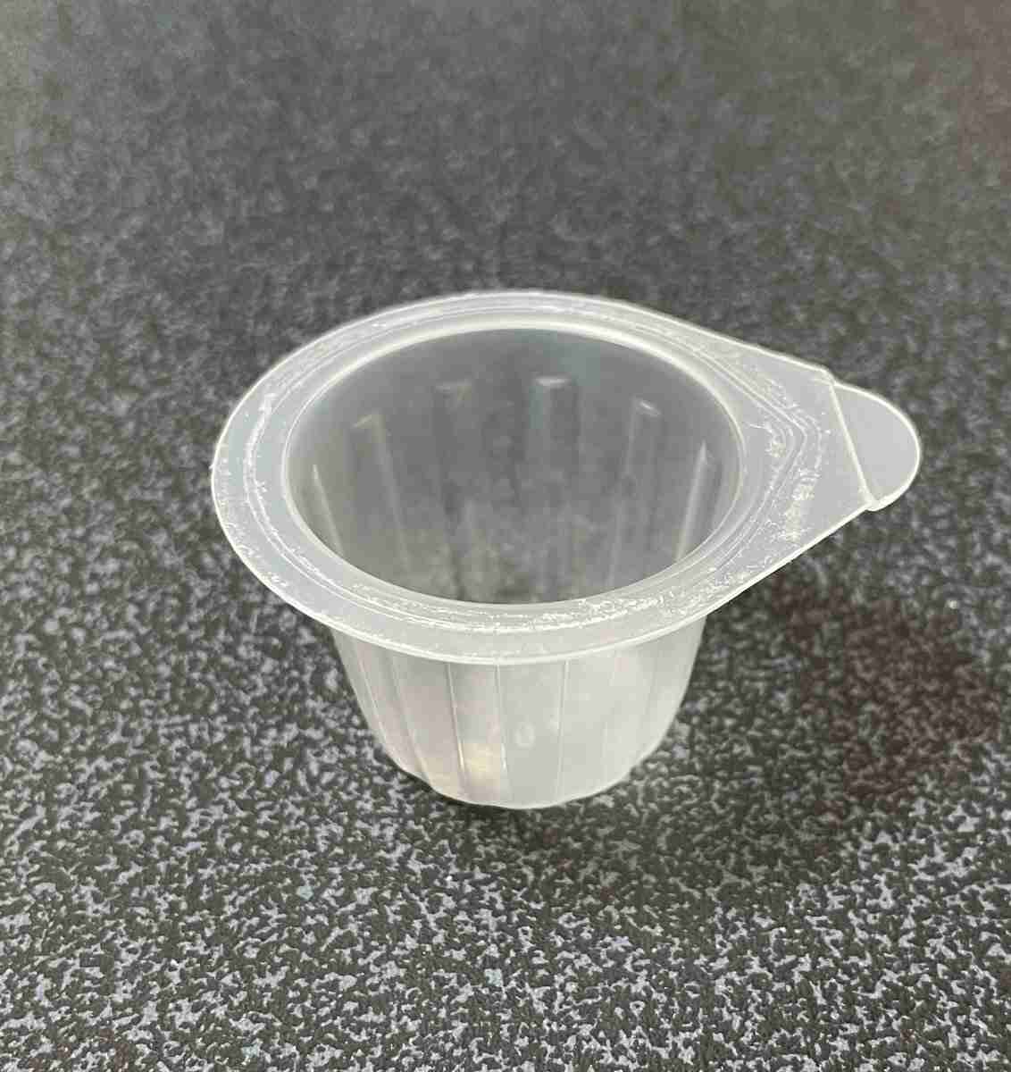 ゼリーカップを芯にして、かごを編んでみた｜つぶやきピックアップ - Yahoo!リアルタイム検索
