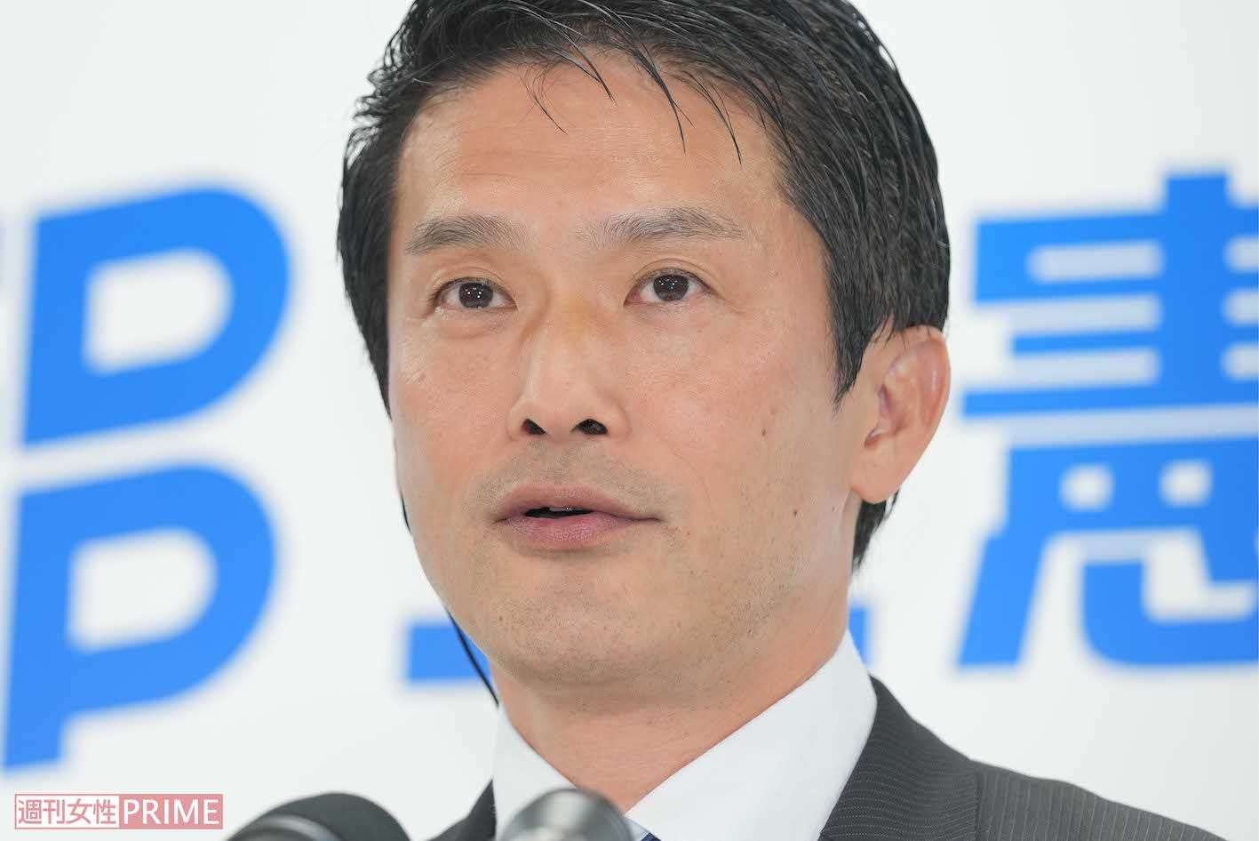 中道改革連合・小川淳也代表《暮らしが、先だ。》新ポスター発表に「どのツラ下げて…」批判殺到で大喜利状態に | 週刊女性PRIME