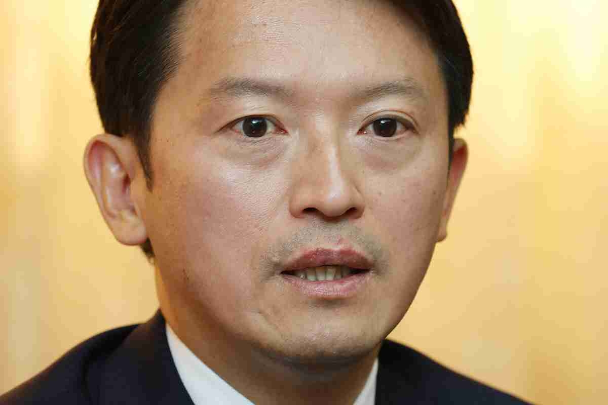 「人殺しやないか！」兵庫県・斎藤知事　内部告発文書問題の質疑中に飛んだ怒号に「続けることはできない」と毅然反論…SNSも騒然とした“トラブル”