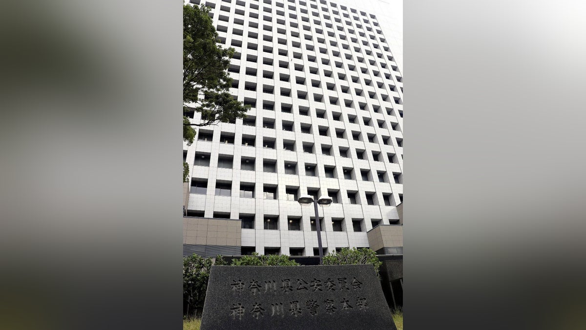 神奈川県警巡査長、取り調べ室で男子中学生の胸ぐらつかむ : 読売新聞