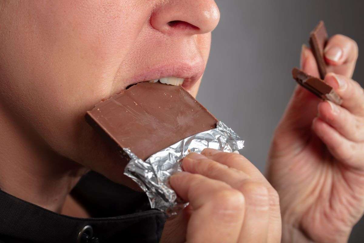 「子どもの名前を書いてもダメでした」高騰中のお菓子3児分を完食する「食い尽くし系夫」。隠しても探し出された嫁、「まさかの最終手段」とは【専門家解説】 | FORZA STYLE｜ファッション＆ライフスタイル[フォルツァスタイル]