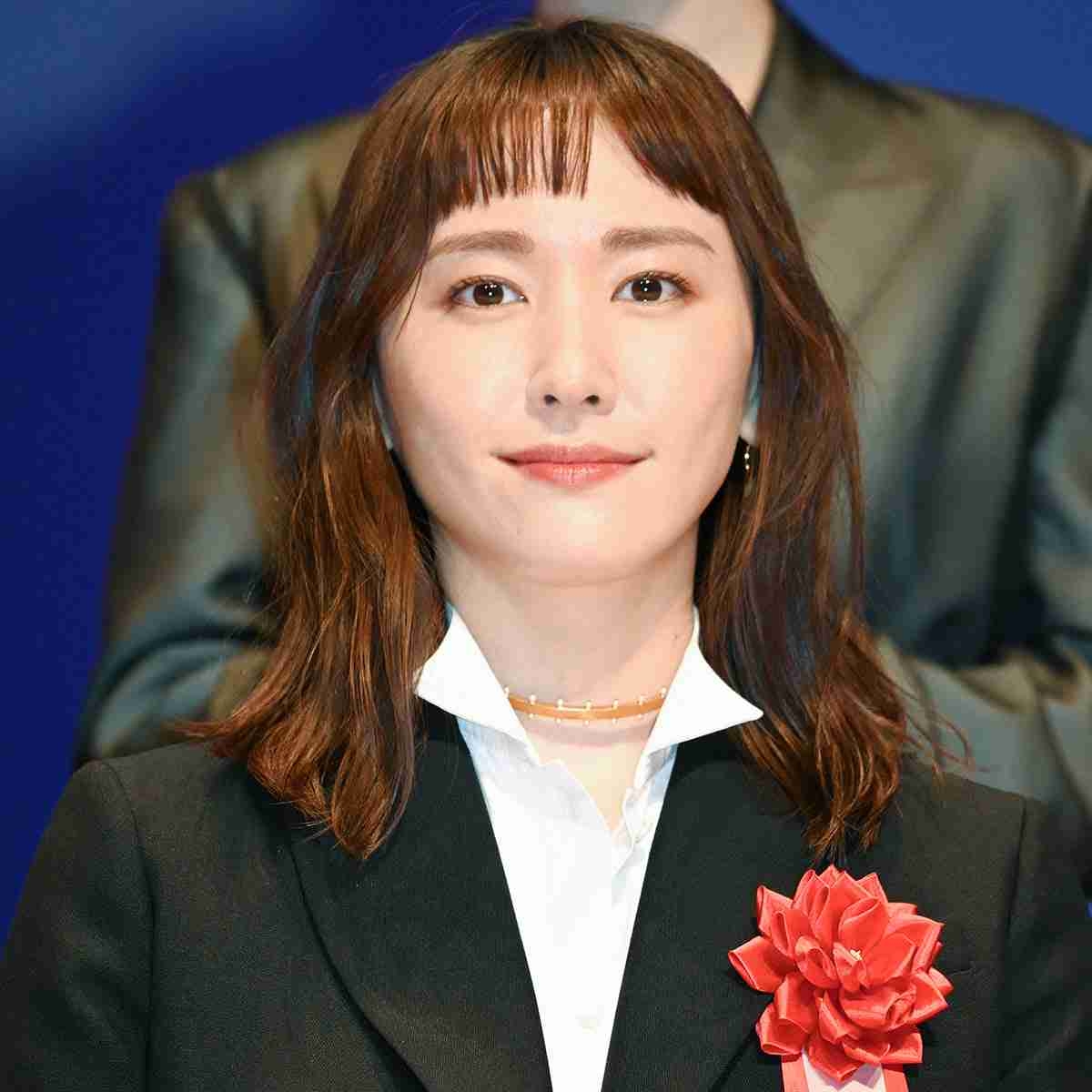 新垣結衣、阿部寛…SNSをやらない俳優が支持される 