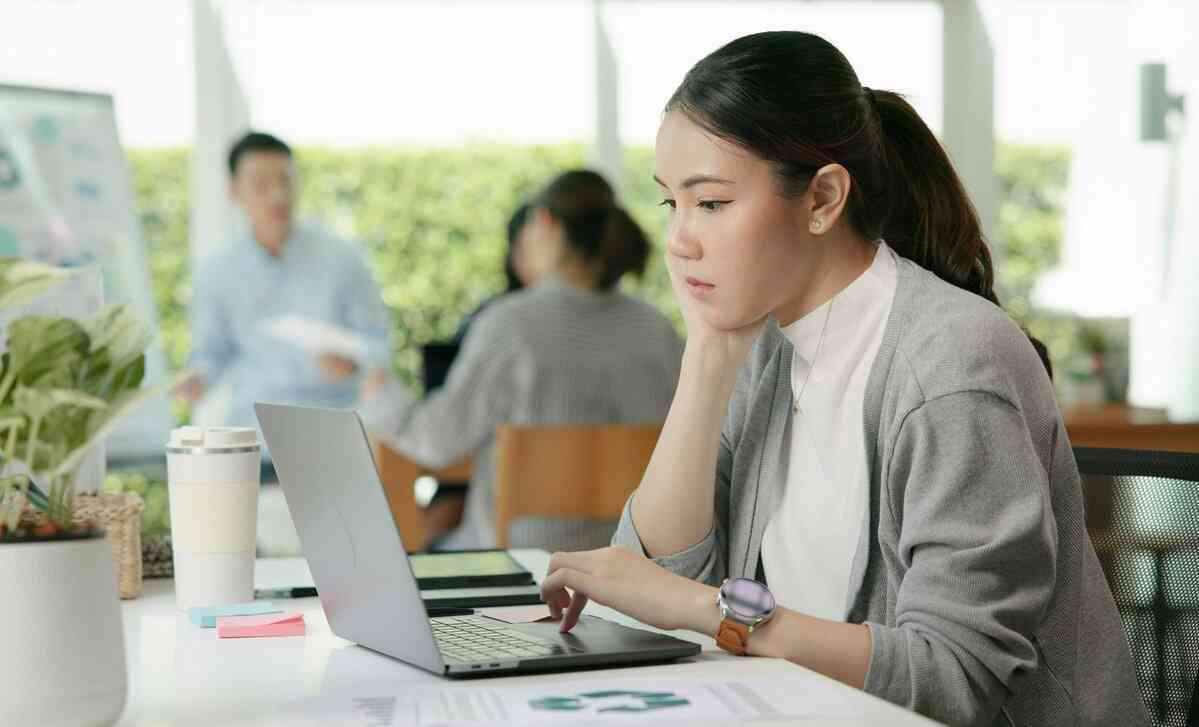 上司が帰るまで帰れない、有休申請に「申し訳ありません」　Z世代が感じる職場の“謎習慣”　「昔からそうしてる」が通じない理由 | 概要 | AERA DIGITAL（アエラデジタル）