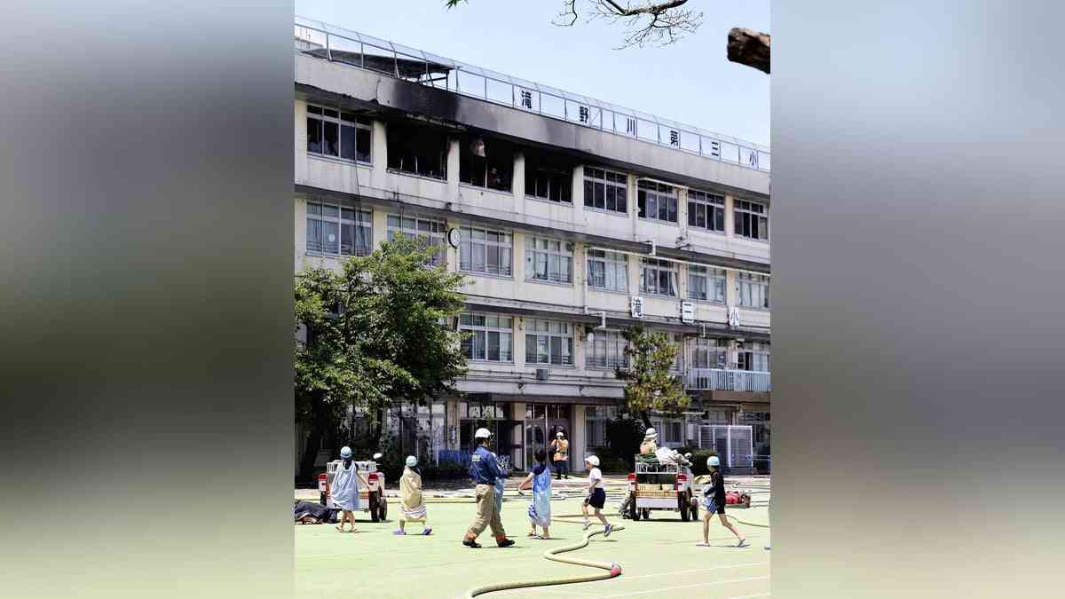 東京・北区の小学校火災、４０代の女性教員「私物のストーブ持ち込み私服乾かしていた」…区教委が明らかに : 読売新聞
