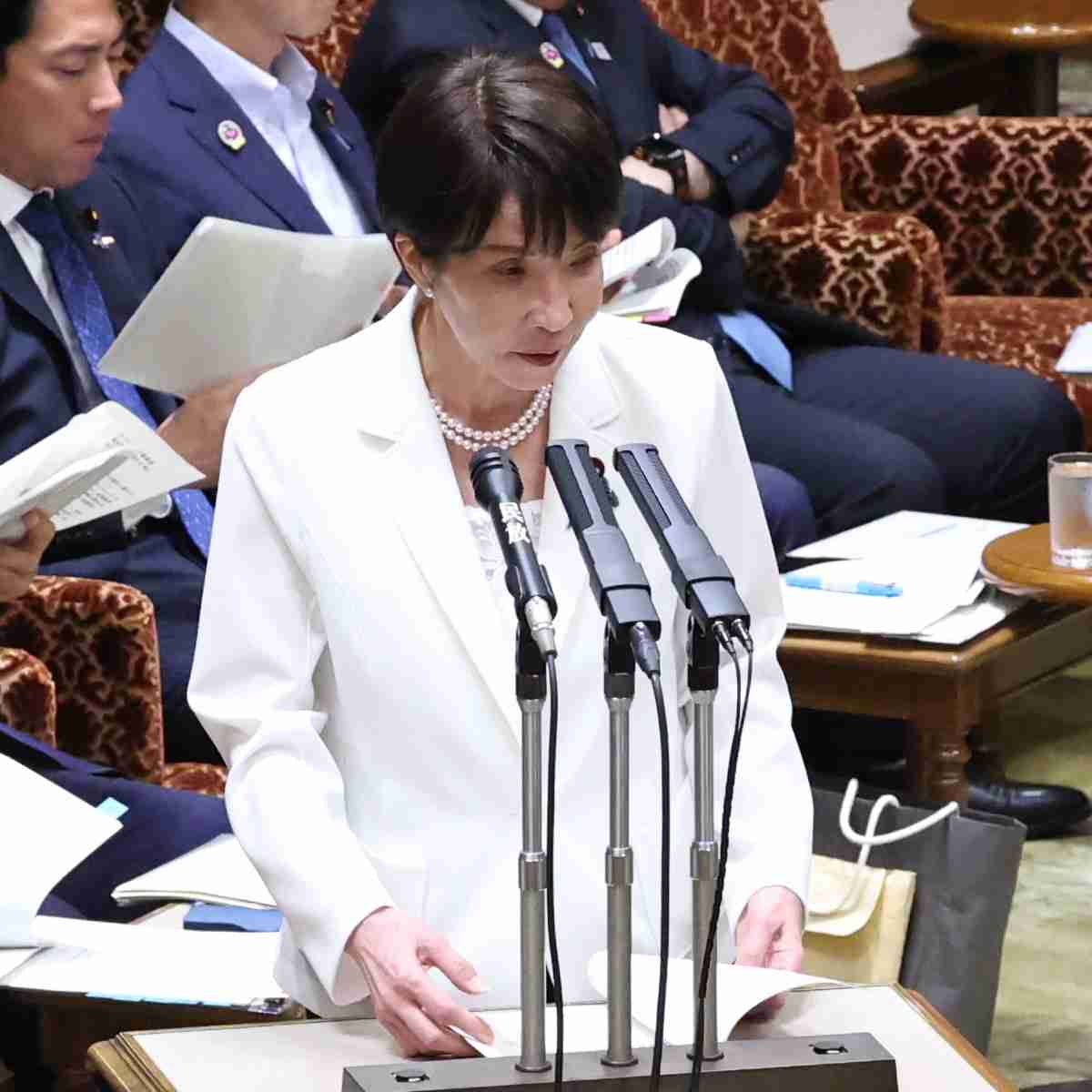 高市首相、予算委の「魚を3枚におろせますか」珍質問にズッコケ…自民議員が“本題”から逃げるワケ（女性自身） - Yahoo!ニュース