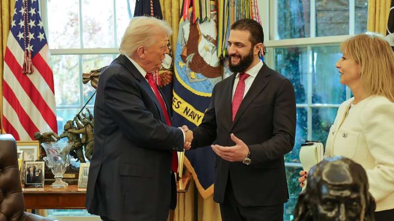 トランプ氏、ホルムズ海峡「通航料」事実上撤回 湾岸諸国との協定で代替