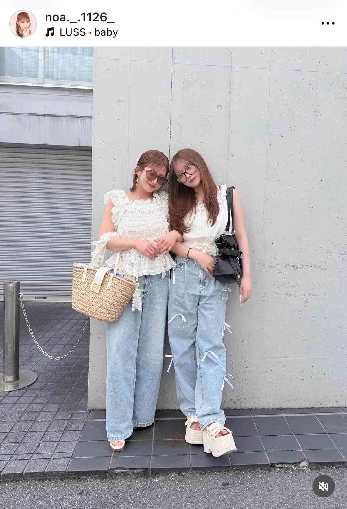 そっくり...?辻希美&長女・希空、親子密着2ショット 「おそろい風コーデで買い物とランチ」&誕生日を祝福