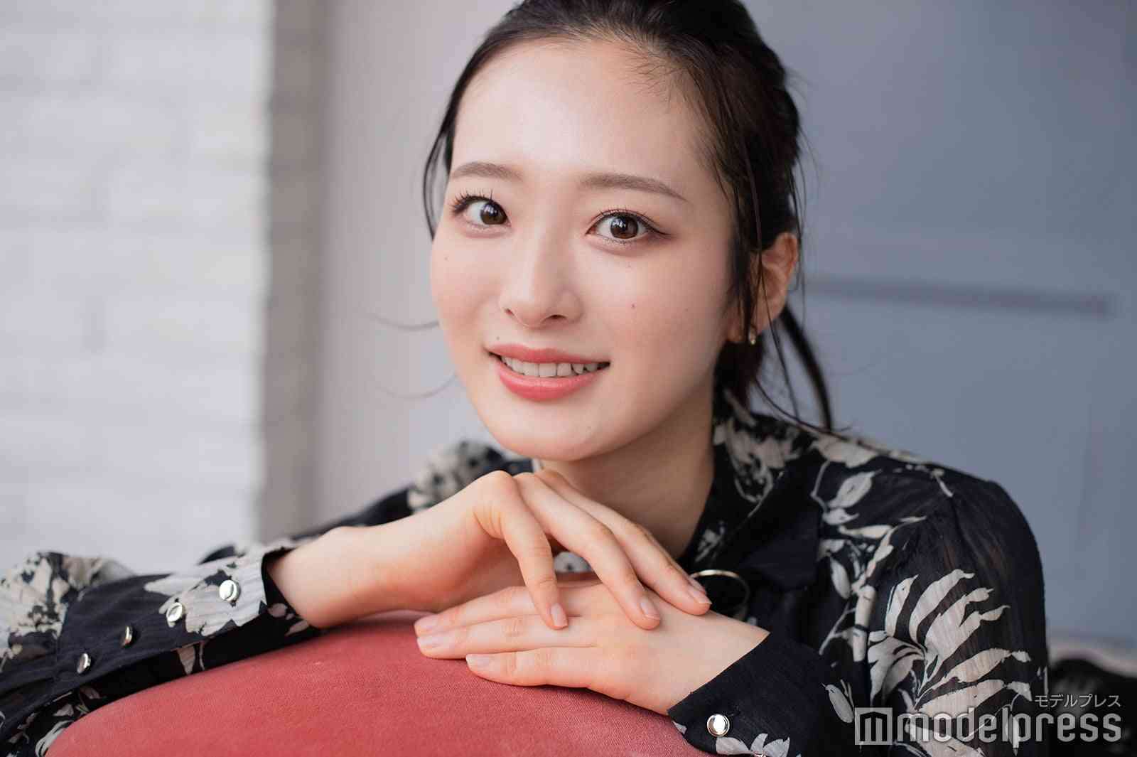 ミス東大・神谷明采、水着姿の“美人4姉妹ショット”公開「そっくり」「スタイル抜群」と反響