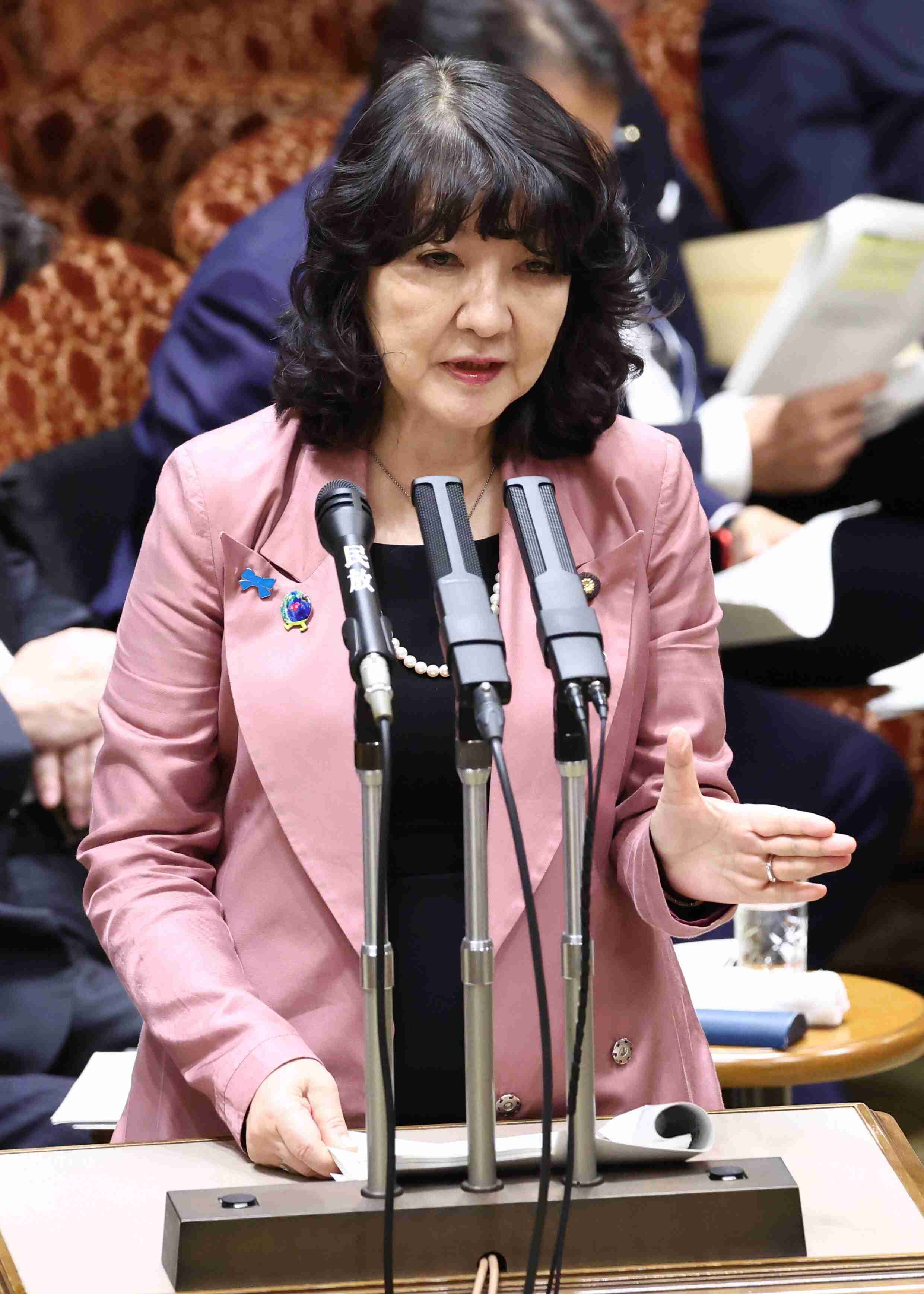 NISA口座2800万、国民の4人に1人に。株式・投信比率、2040年に欧米並み4割へ。片山財務相「全世代対象に金融経済教育を推進」