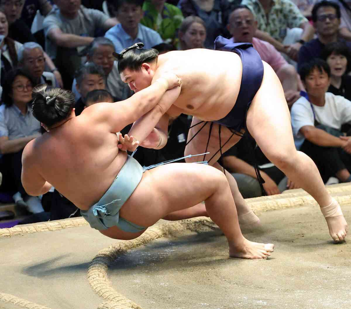 横綱で9勝6敗　大の里に八角理事長が苦言「横綱という意識を捨て、毎日、泥だらけにならないと復活できない」…高安の胸を借りて厳しいぶつかり稽古で鍛え直すことを厳命