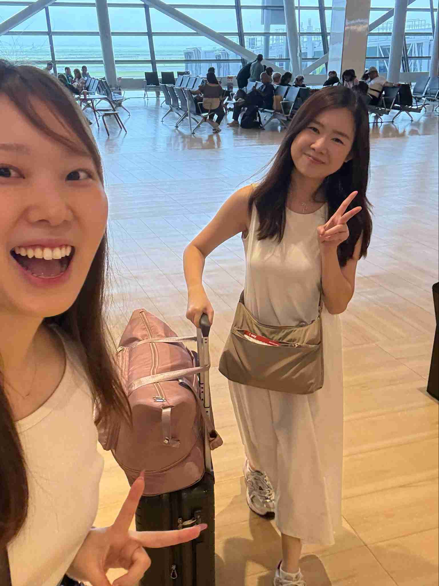 旅系YouTuber、関西空港で見知らぬ外国人の荷物を肩代わり　「運び屋にされる」と批判殺到 - YouTubeニュース | ユーチュラ