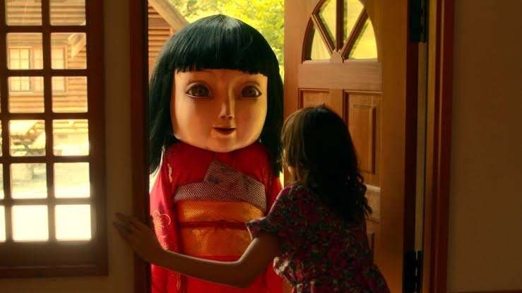 なんで日本のドラマや映画っていかにもセットで撮影しました感が強いの?