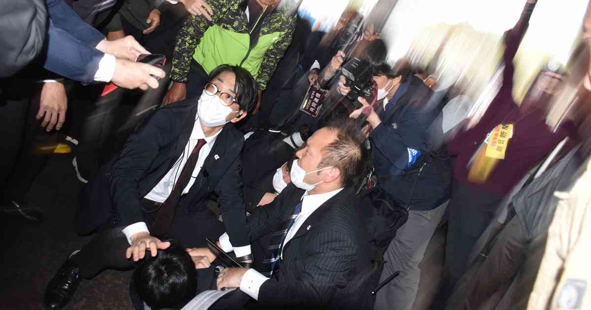真相・ニュースの現場から：「火炎瓶作ってる？」突然来訪した公安警察　テロ対策の一部始終 | 毎日新聞