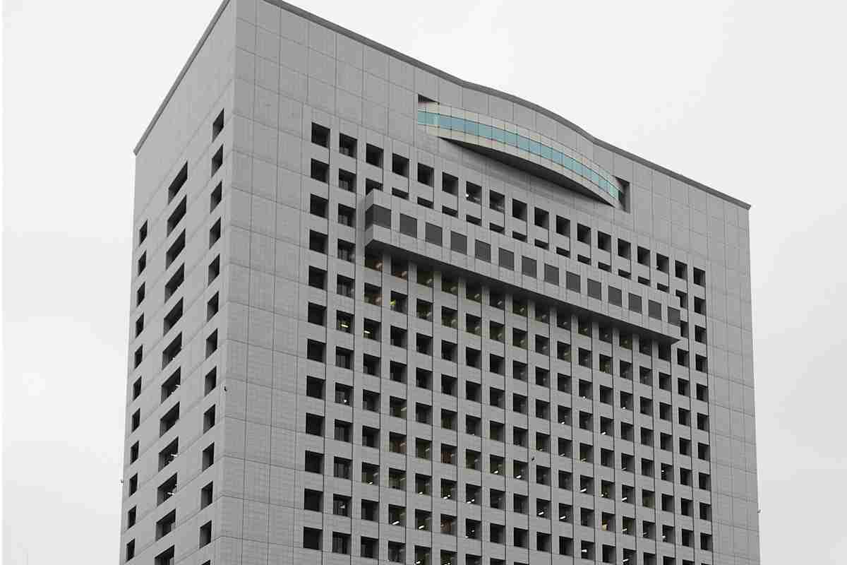 《女子中学生に“月経報告”を指示》元公立中教諭（52）が「体調管理」名目で送った192回の卑劣メッセージと、「児童福祉法違反（有害支配）」が適用されたワケ｜NEWSポストセブン