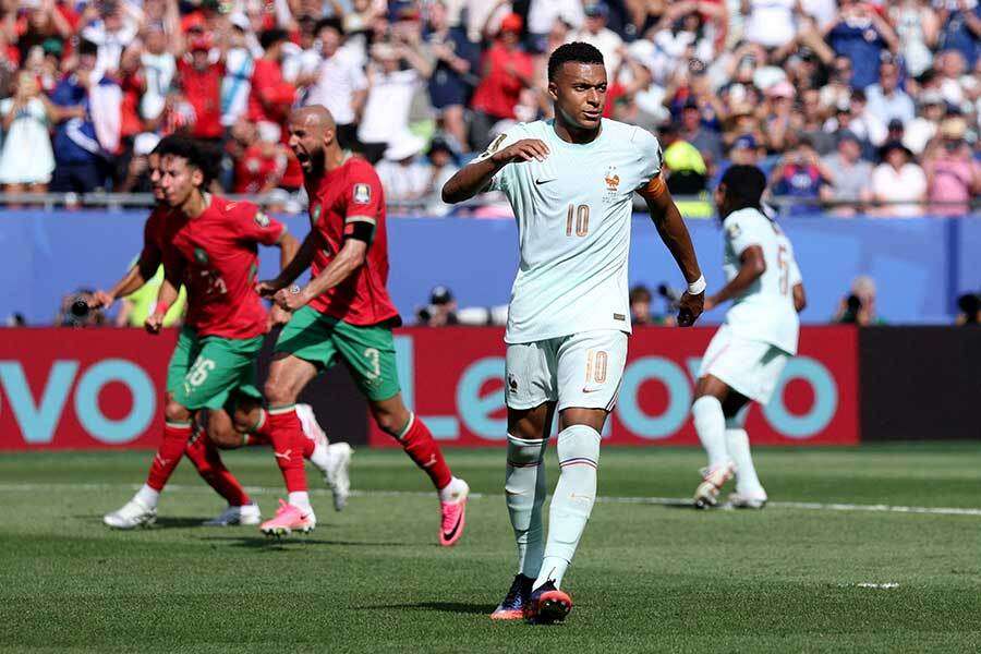 「FIFAは説明責任を」　PK直前、エムバペ苛立つ3分12秒中断にブーイング「なんでそんなに？」（THE ANSWER） - Yahoo!ニュース