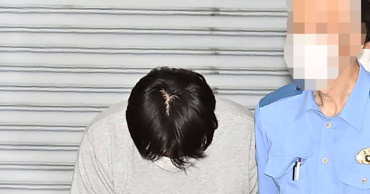 「どれだか覚えていない」体操着、水筒、水着…女子児童の持ち物に下半身をこすりつけた小学校教師 | FRIDAYデジタル