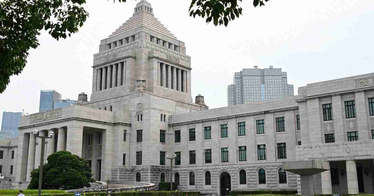 皇室典範改正案の審議、自民「中継なし」要求　委員長ポストも | 毎日新聞