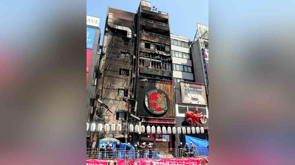 道頓堀ビル火災、下層部屋外の室外機付近から出火か…隣接する7階建てビルに延焼した可能性