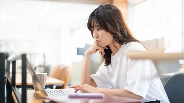 女性の自己肯定感が低いのは社会のせい？自分の「痛み」を「強さ」に変えた女性起業家の「私なんか」との向き合い方｜FNNプライムオンライン