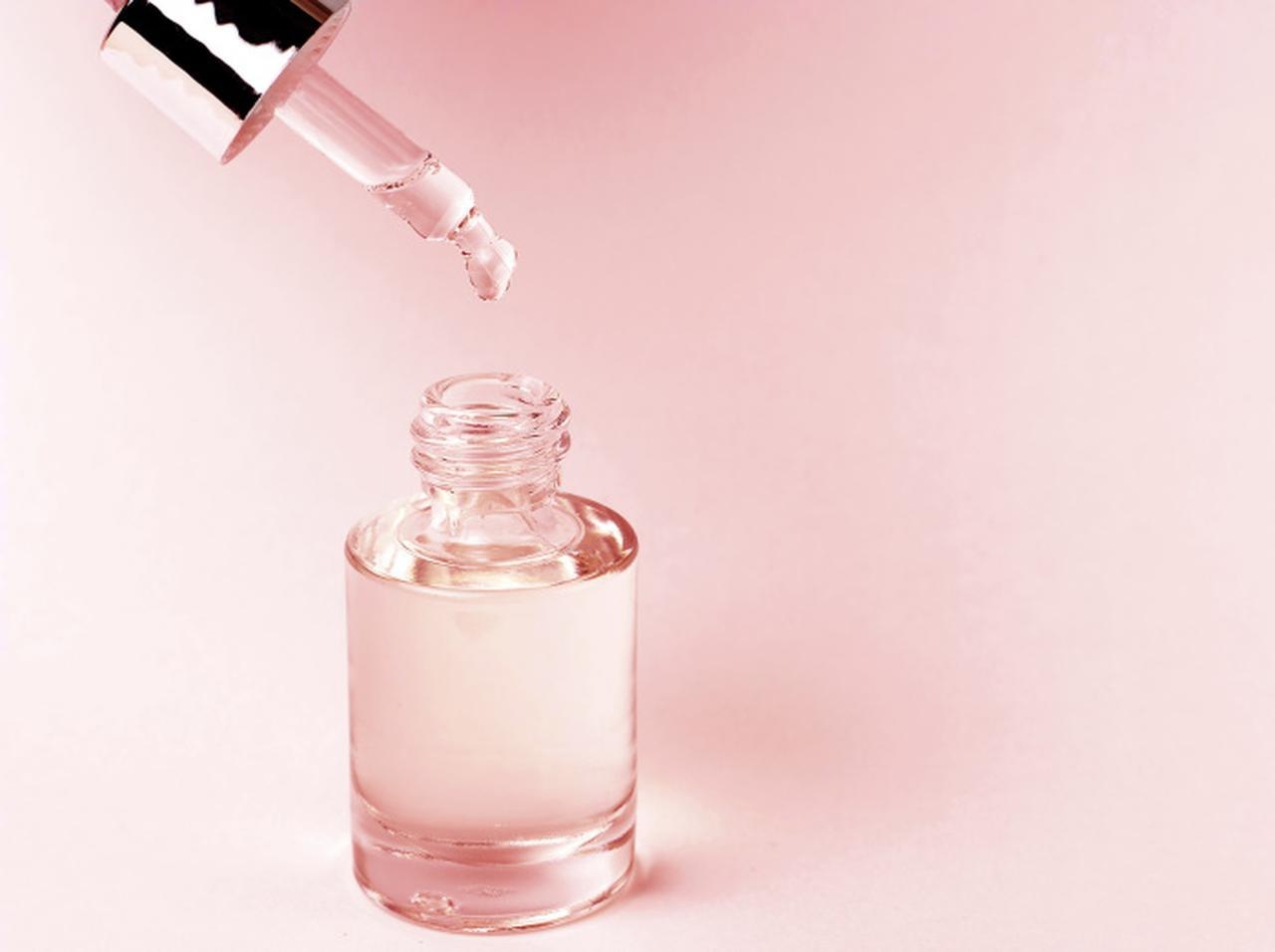 うるツヤ髪になれる！？髪の毛に「ヒアルロン酸美容液」をつけるヘアケア方法がSNSでバズる