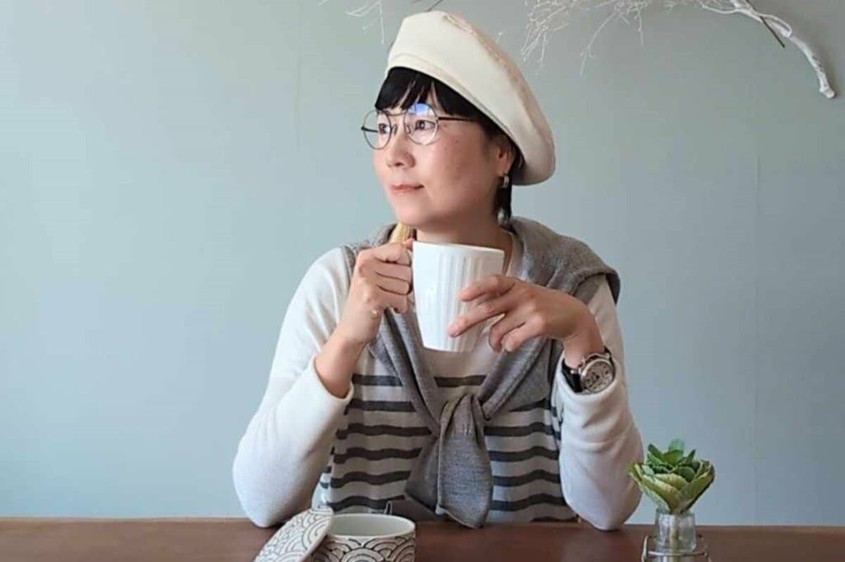 レストランでの帽子、脱ぐべき？今さら聞けない、場所別の「帽子のマナー」 | ESSEonline（エッセ オンライン）