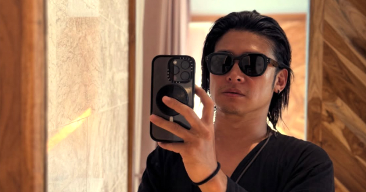 《両腕にびっしりタトゥー》消えたイケメン俳優が佐藤二朗へ“エール”　離婚×2→芸能界批判→逮捕→格闘家転身…紆余曲折の末の“新境地” | 女性自身