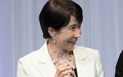 《「終日公邸」だらけ》高市首相の“週末引きこもり率”は安倍首相の10倍以上だった「珍しく公邸を離れ、向かった先はジュエリー賞授賞式…」 | 文春オンライン