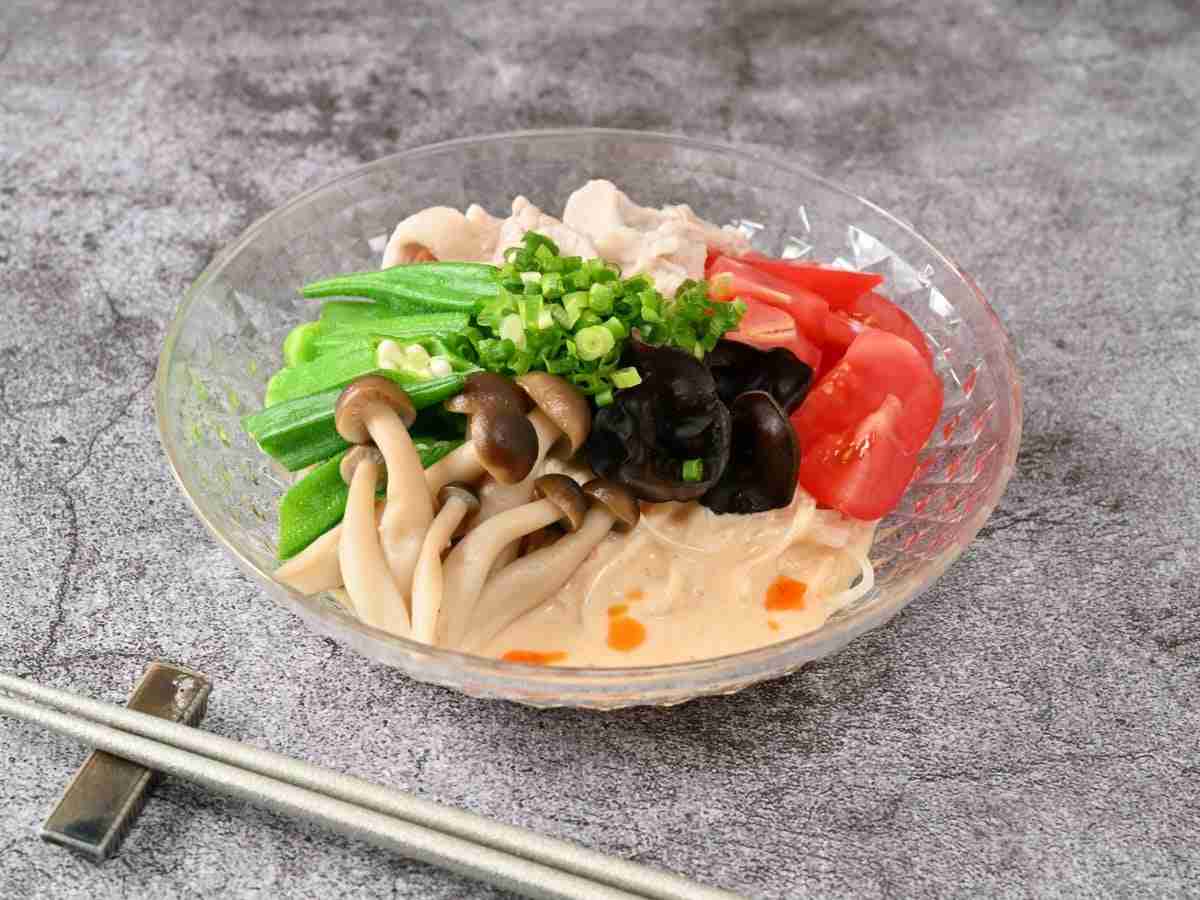 麻辣湯からサラダまで…