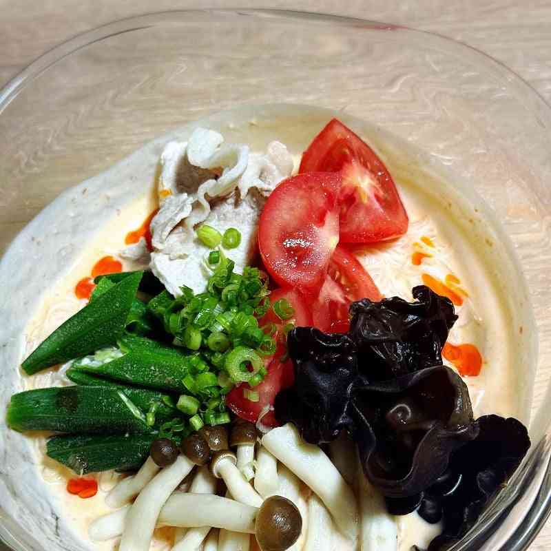 麻辣湯からサラダまで…