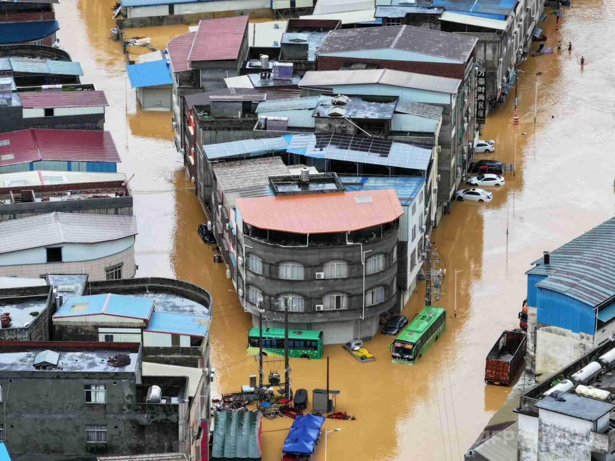 中国で気象災害相次ぎ15人死亡 南部ではダム決壊（ＡＦＰ＝時事） - Yahoo!ニュース
