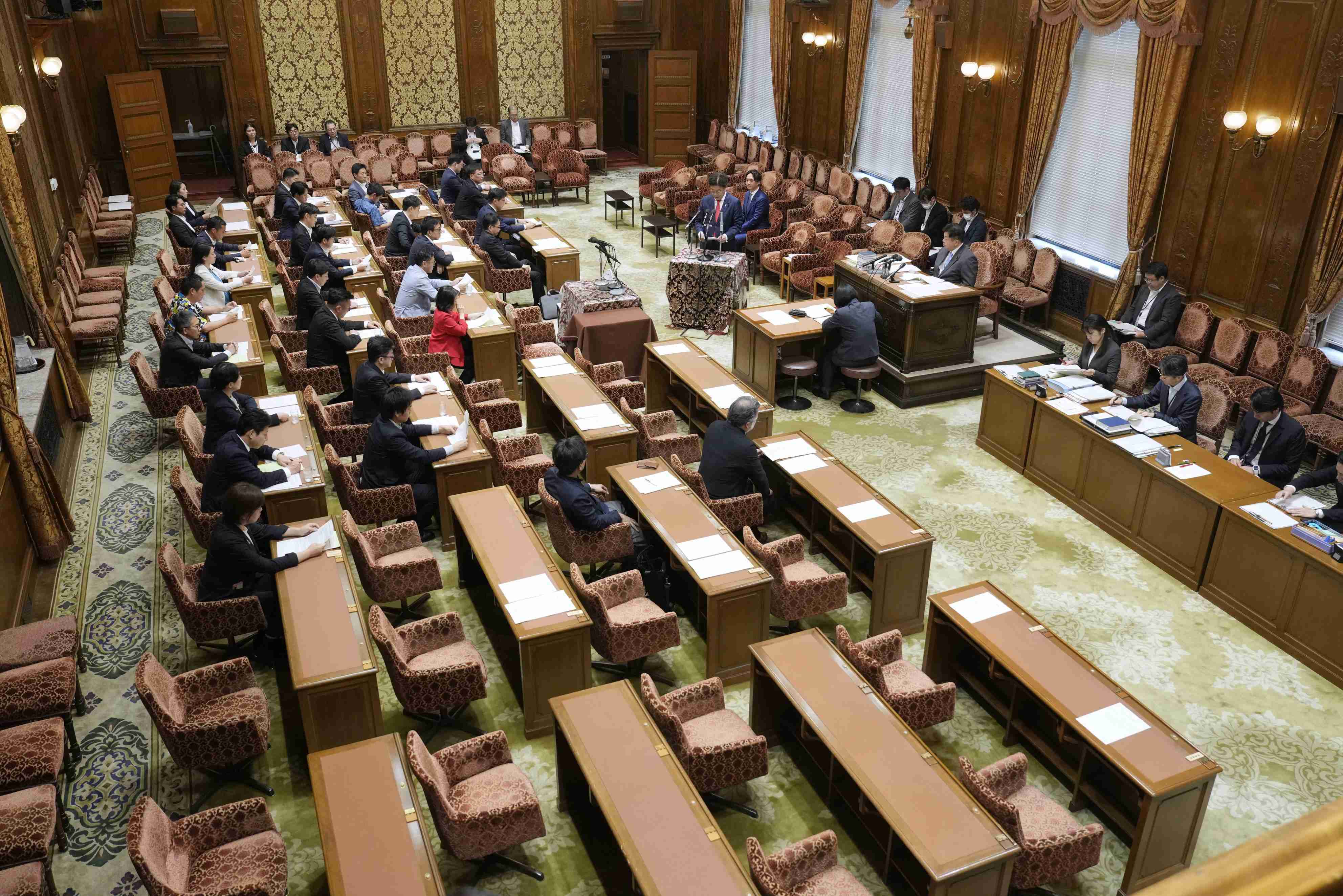 衆院定数削減法案が審議入り　与党強行、野党は欠席