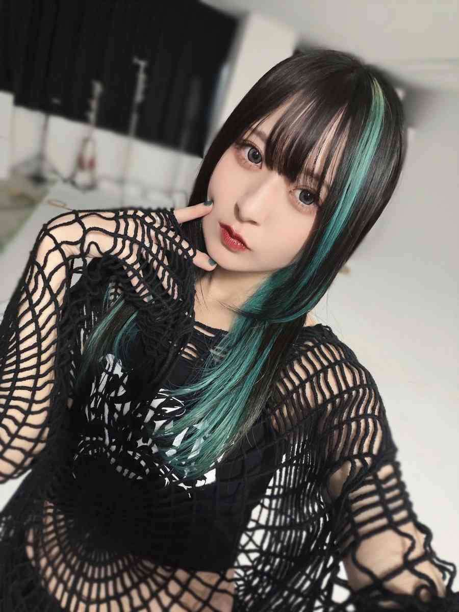 ギタリスト猫月めいが死去、声優・鈴木杏奈のバンド終末のダイヤモンドのメンバー
