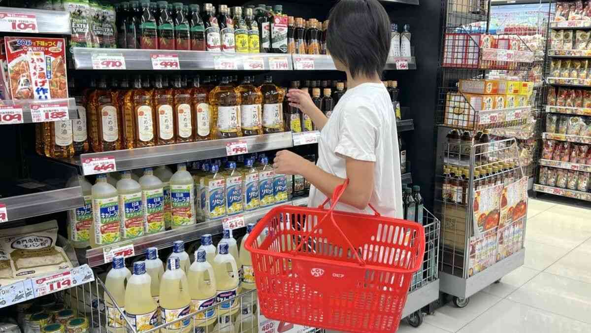 ｢ペットボトル飲料を買わないだけで年間20万円の節約｣食費13万円→4万円の元浪費主婦が買うのをやめた食品5つ | ライフ | 東洋経済オンライン