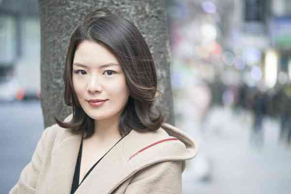 「泳ぐ人はほとんどいなくて…」猛暑のナイトプールで起きていた異変…港区女子が明かすその実態