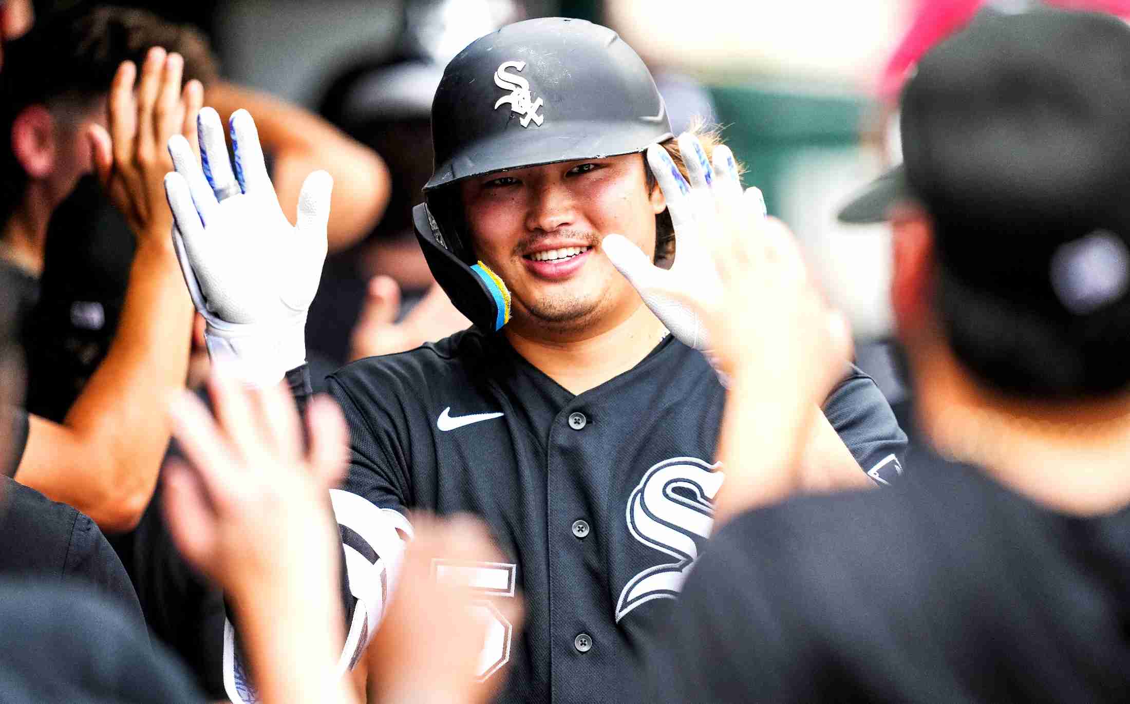 村上宗隆、チームを3連勝に導く決勝の28号2ラン本塁打！大谷翔平を抜き日本選手単独トップに立つ　新人最多記録も更新（TBS NEWS DIG Powered by JNN） - Yahoo!ニュース