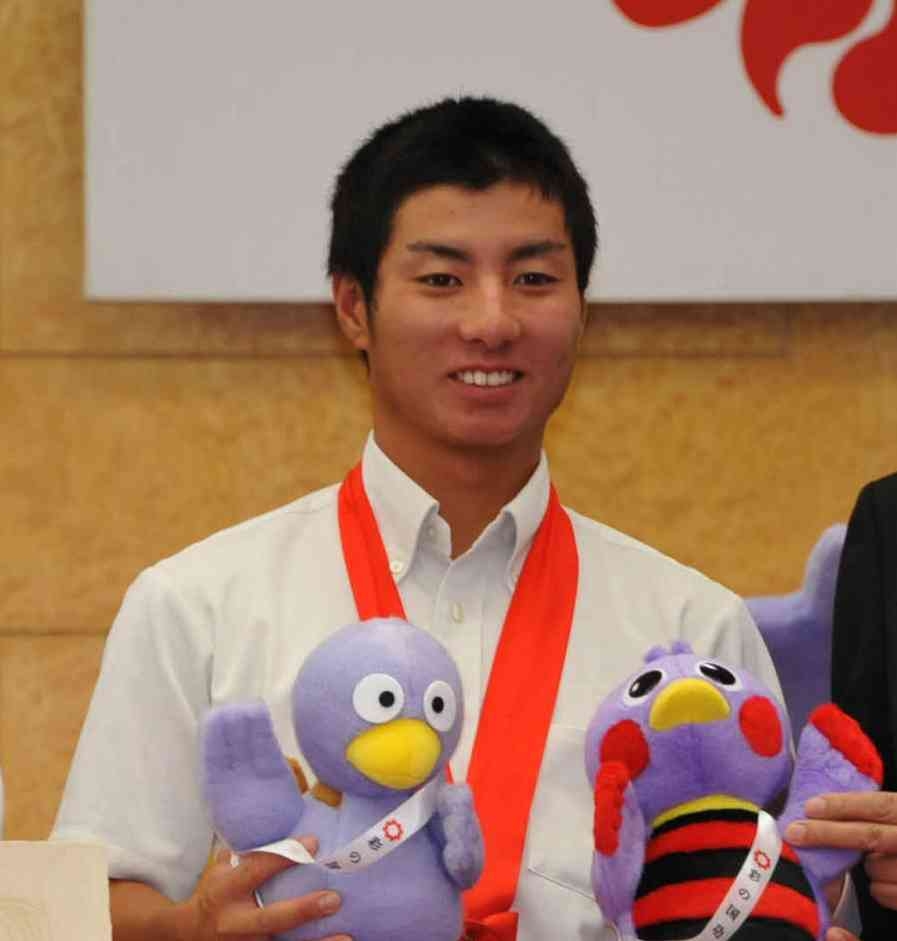 17年夏の甲子園優勝・花咲徳栄高の主将ら男5人、強盗致傷容疑で逮捕