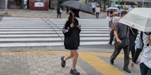 「歩きスマホ事故」で救急搬送、最多は10代“ではない”…脳のキャパオーバーで“生命の危険”増大も、処罰する法律なしの現状 | 弁護士JPニュース