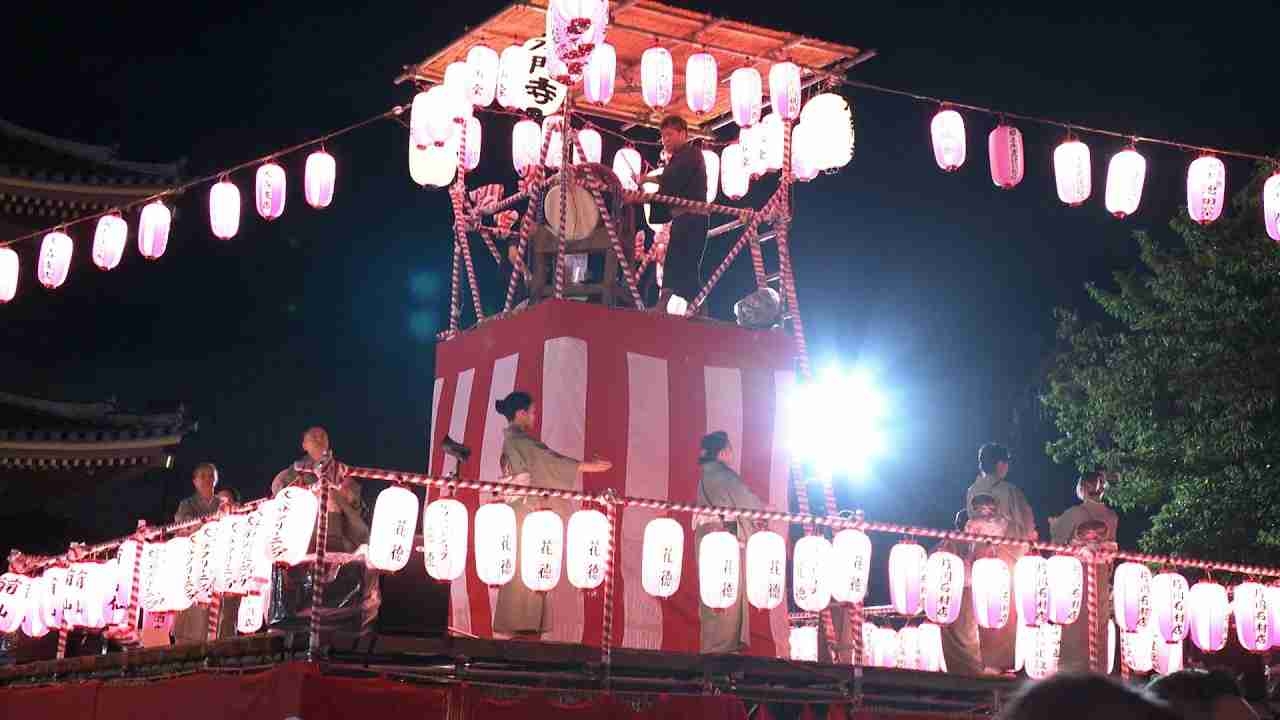 「盆踊り」は騒音か　苦情数件で会場半減、無音の中イヤホンから流れる曲に合わせ踊るサイレント盆ダンスも
