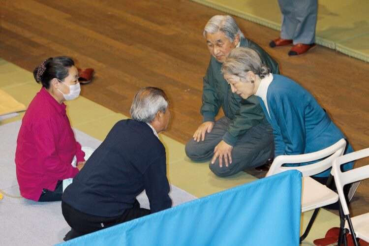 高市首相の熊本避難所「3分間」しか視察せず？SNS拡散　内閣広報官「51分間」だと否定