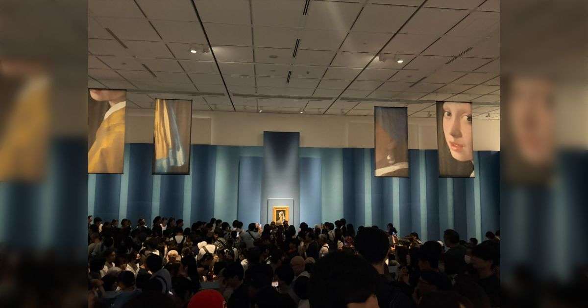 大阪中之島美術館で開催中のフェルメール展、真珠の耳飾りの少女の絵は真正面に行くまでに1時間くらいかかります「予約制の意味…」 - Togetter