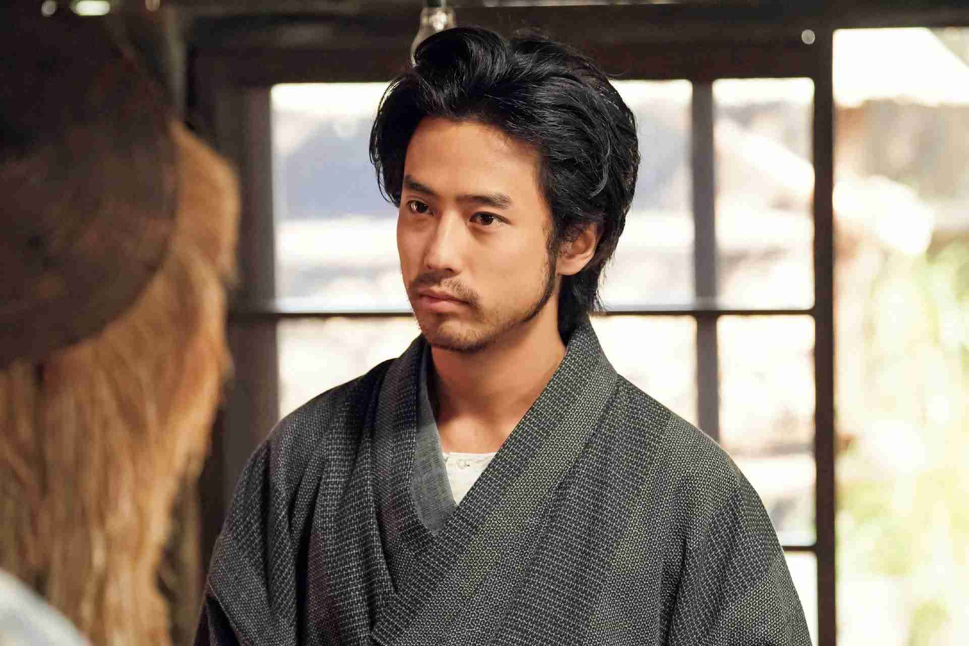 朝ドラ「ブラッサム」高良健吾が芥川龍之介モチーフの作家に、佐藤緋美とイッセー尾形も参加