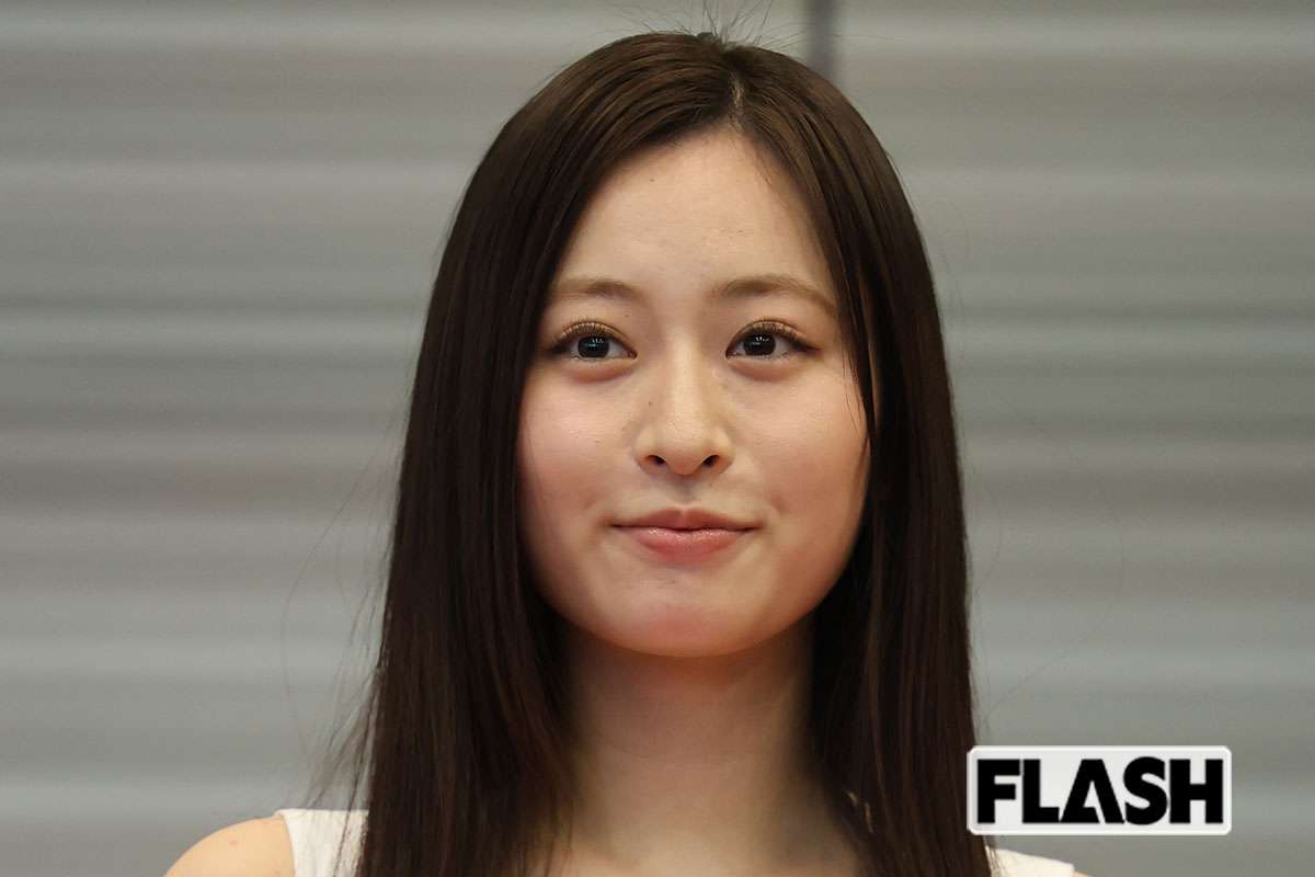 活動終了騒動から5年、元AKB メンバーがミスコンファイナリストに選出！純白ワンピで再起へ | Smart FLASH/スマフラ[光文社週刊誌]